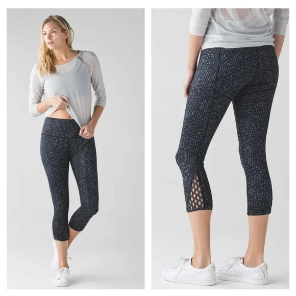 Lululemon True Self Crop II Samba Snake Battleship 6 - Picture 1 of 7